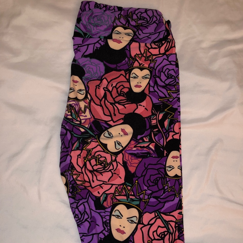 LulaRoe Evil Queen OS Leggings 🌹👑🌹